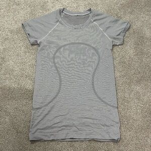 Lululemon swiftly tech 2.0 hip length. Tempo stripe white/black